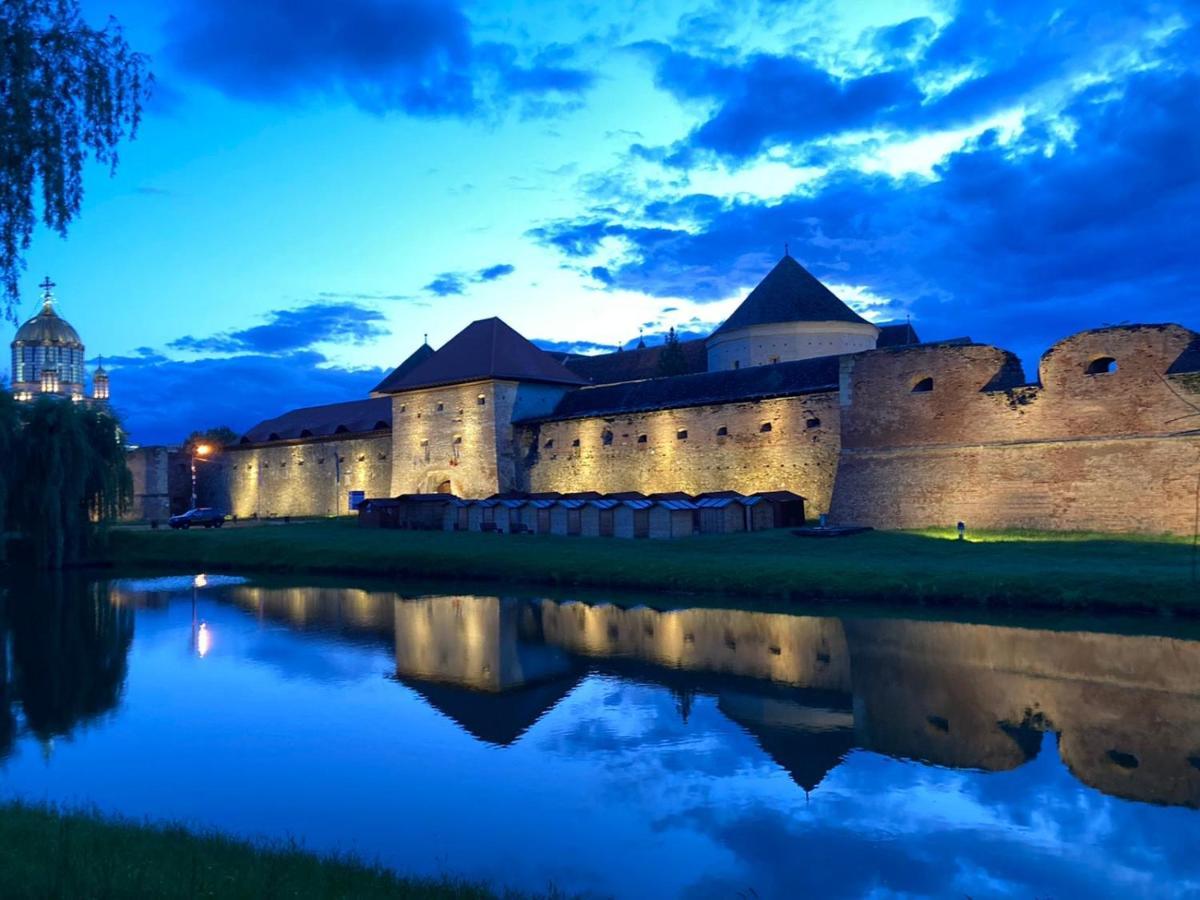White House Hotel Fagaras Exterior photo